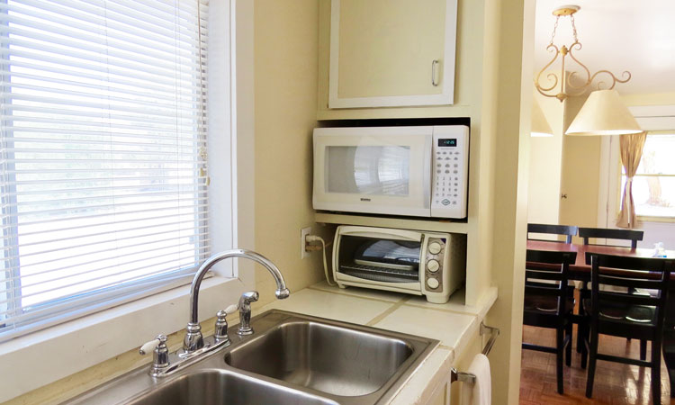 Shoshone Vacation Rentals kitchen