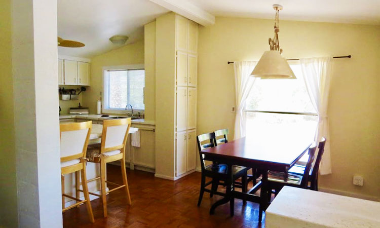 Shoshone Vacation Rentals dining room