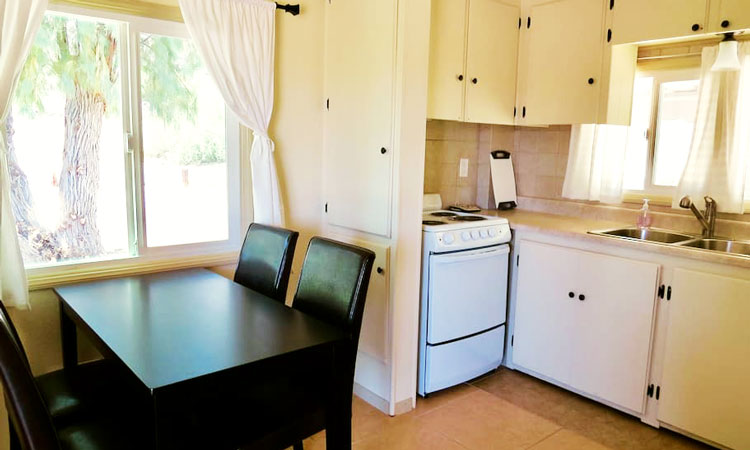 Shoshone Vacation Rentals kitchen