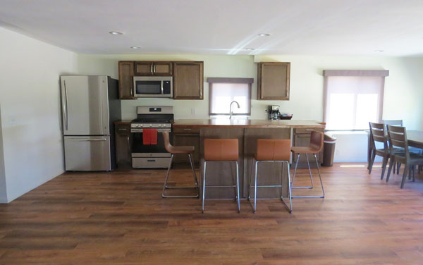 Mojave Bunkhouse dining area